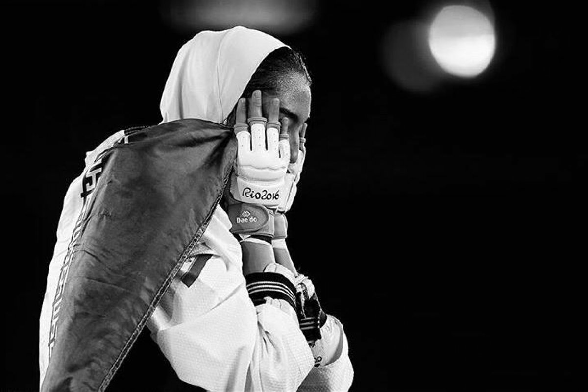 Medalhista olímpica do Irã admite deserção do país nas redes sociais.