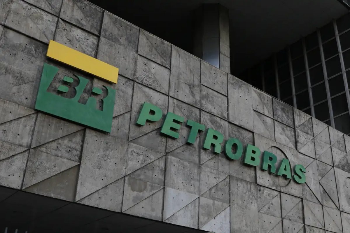 Petrobras registra lucro líquido de R$ 31 bi no 4º tri de 2023, queda de 28% em um ano