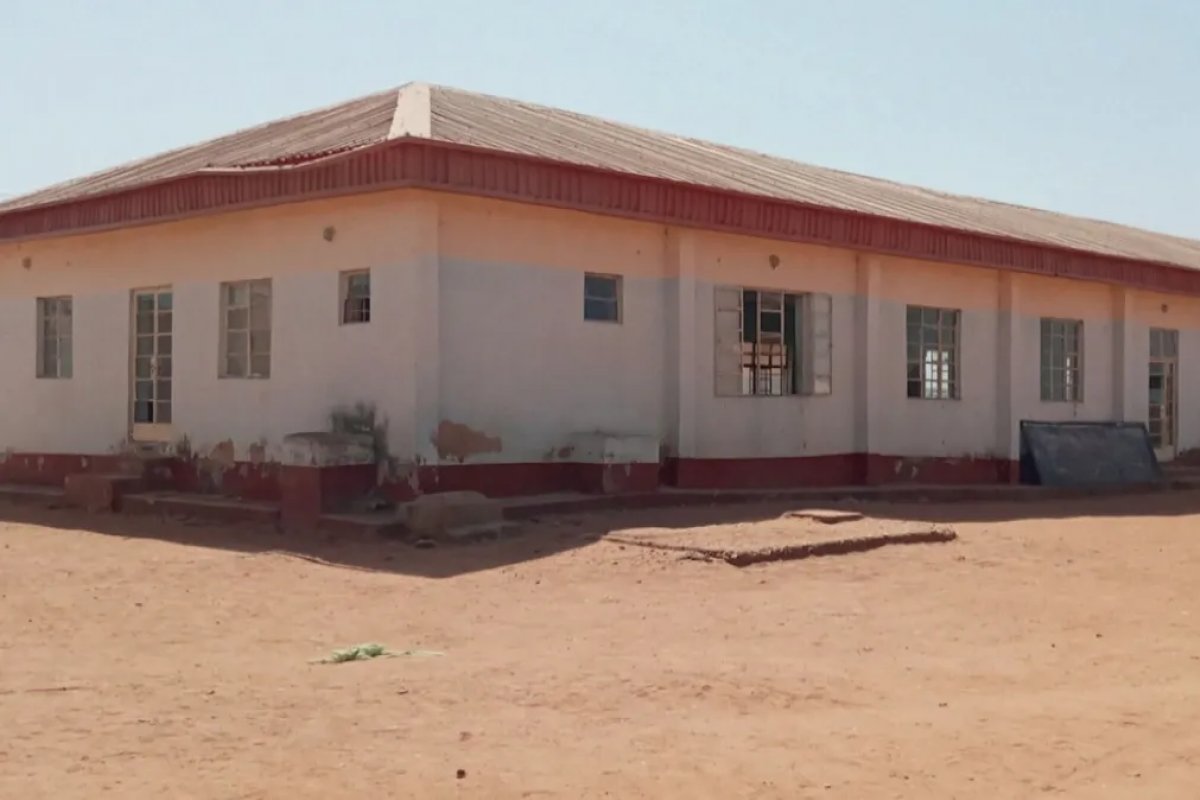 Homens armados sequestram mais de 200 alunos de escola na Nigéria