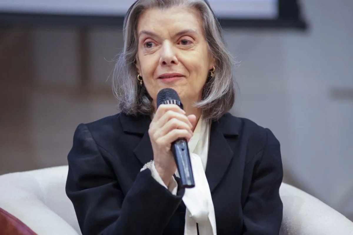 Vídeo: Cármen Lúcia grava mensagem especial no Dia Internacional da Mulher