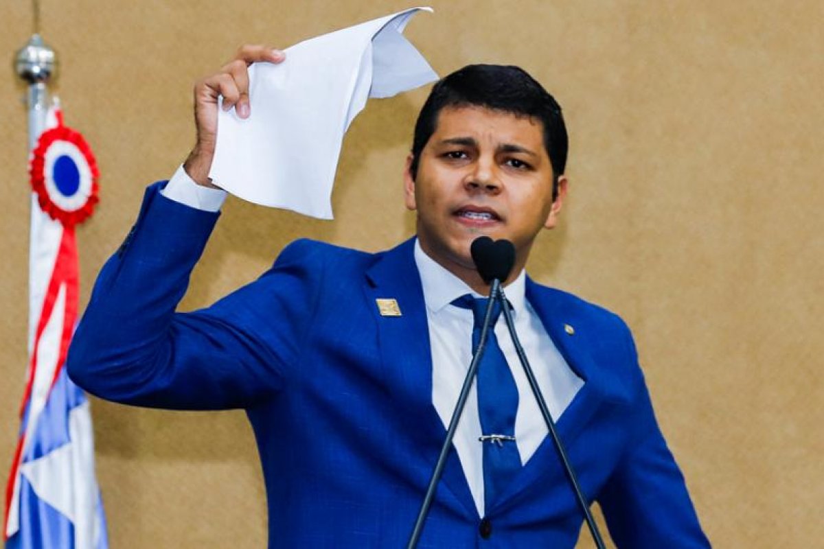 'Me coloquei à disposição', diz Diego Castro sobre candidatura para vice em Feira de Santana