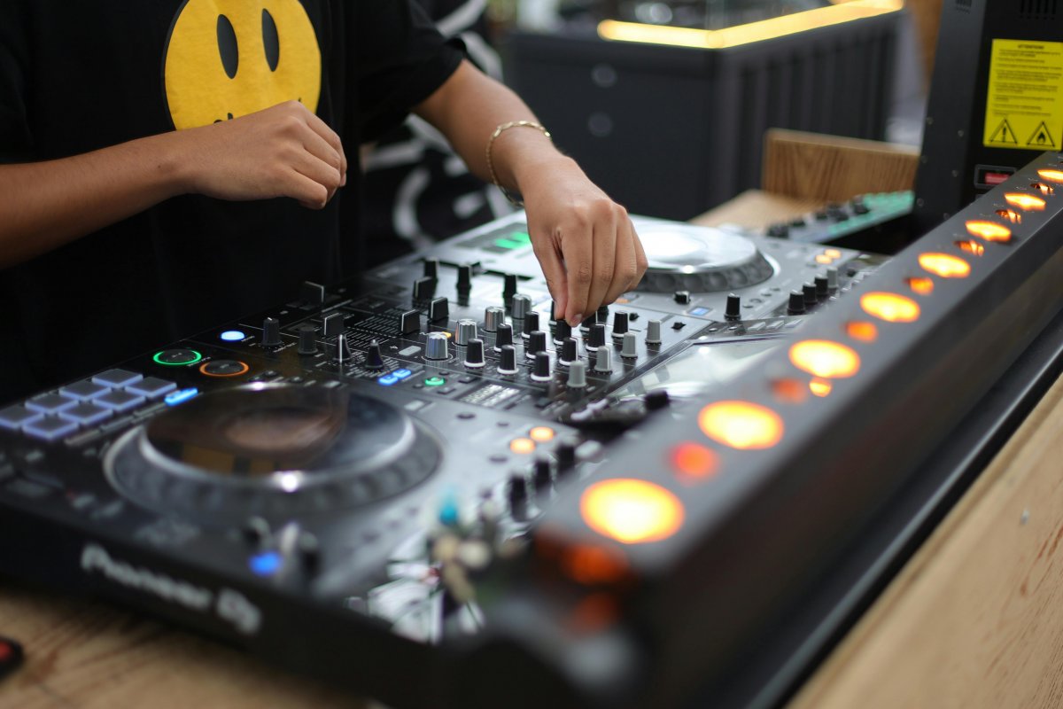 Mulheres ganham apenas 10% dos direitos autorais na indústria musical; entenda