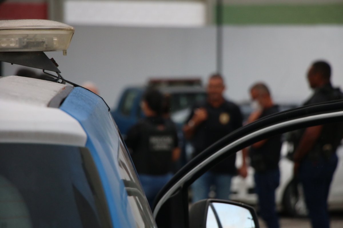 Idosa morre após ser atingida por bala perdida em ponto de ônibus em Salvador