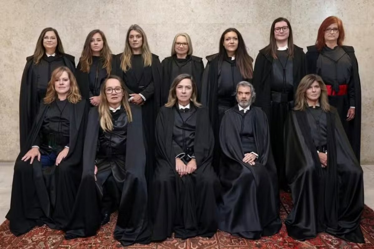 Dia da Mulher: montagem que inverte gênero dos ministros do STF viraliza