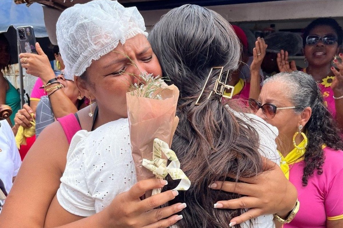 Melhor assim! Após troca de farpas, mulher e mãe de Davi do 'BBB 24' se abraçam e se emocionam em reencontro