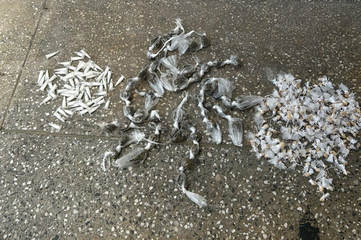 Polícia Militar detêm homem portando drogas na Roça da Sabina