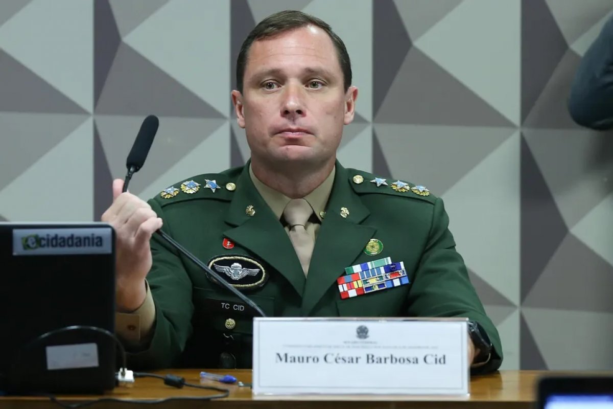 Mauro Cid vai à PF nesta segunda para prestar novo depoimento