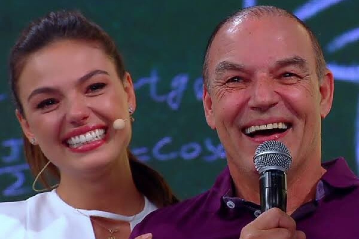 Corpo do pai da atriz Isis Valverde é velado em Minas Gerais