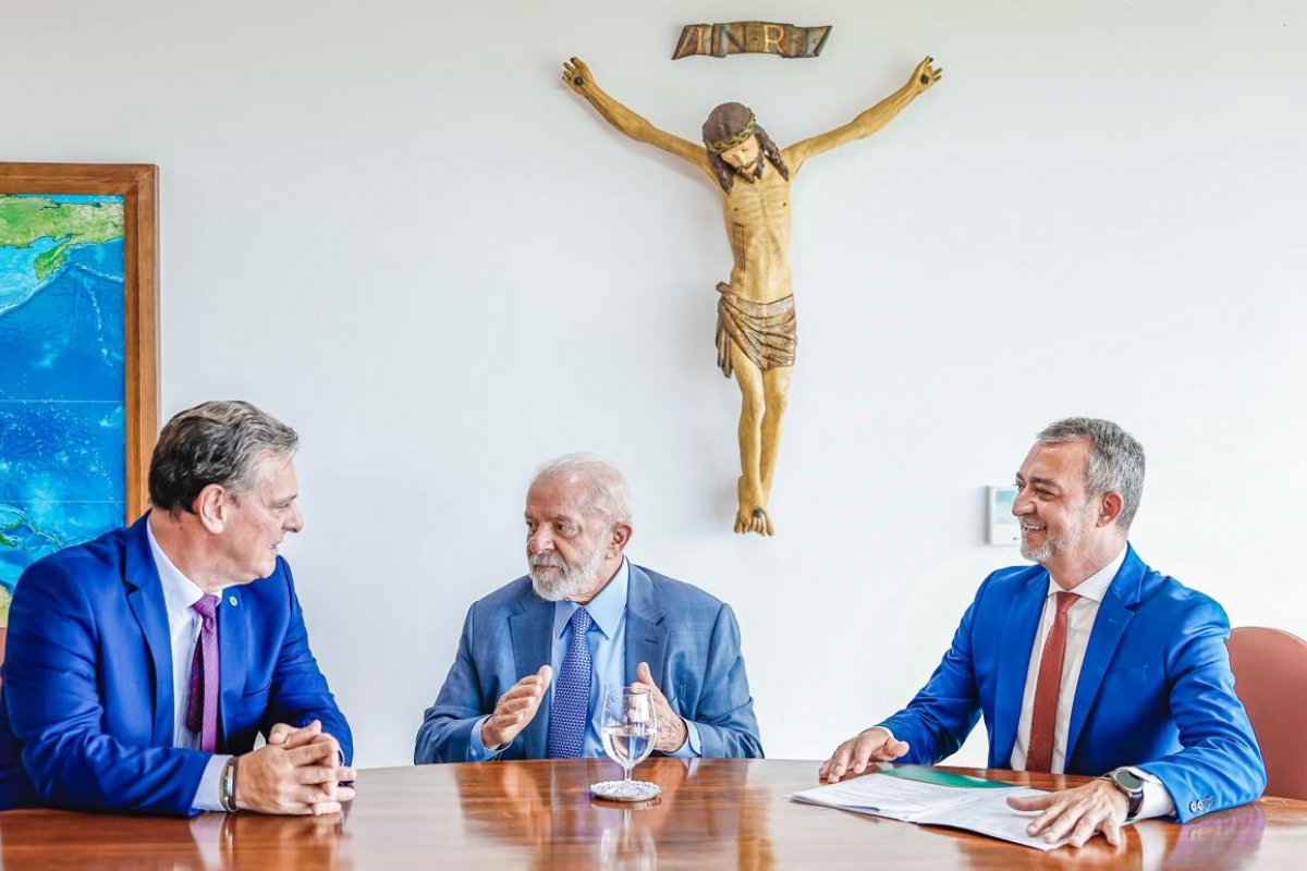 Após alta no preço de alimentos, Lula se reúne com ministro da Agricultura