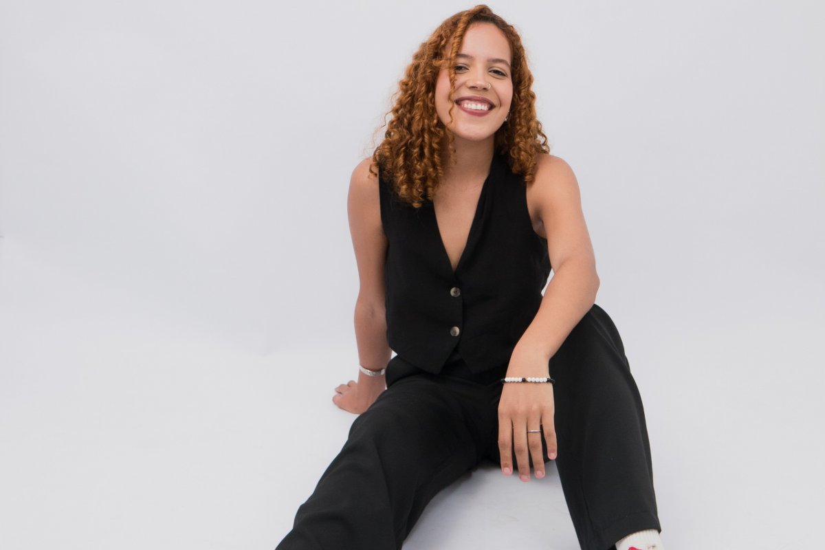 Escritora baiana Sofia Oliveira divulga pré-venda do seu primeiro livro!