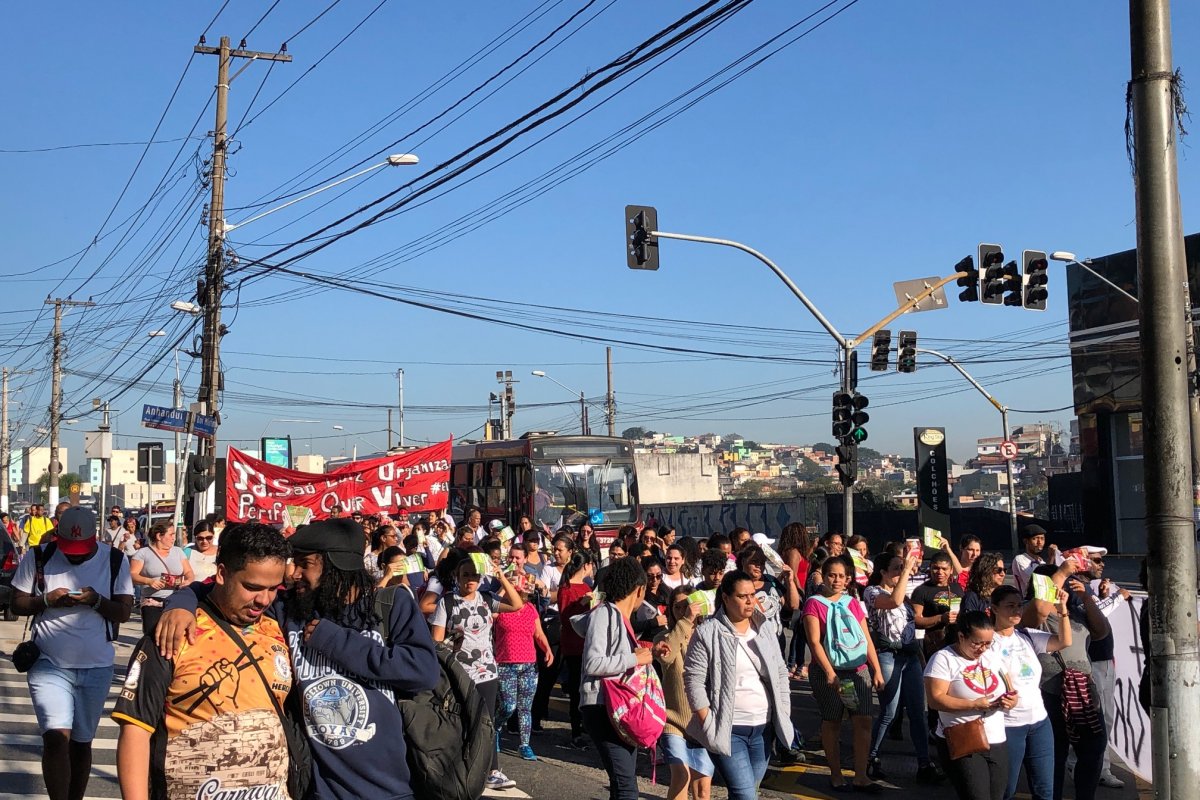 Greve afeta trânsito e parte dos transportes em SP