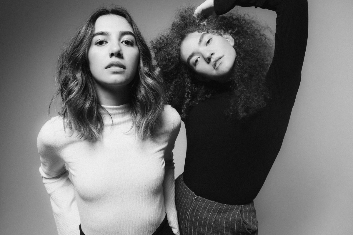 Anavitória realiza show na Concha Acústica