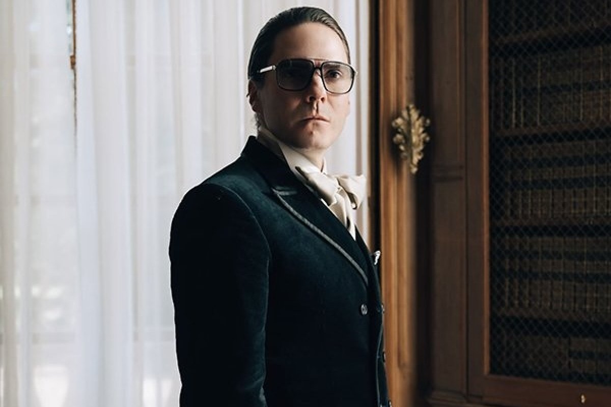 Estilista Karl Lagerfeld será tema de série no Disney+!