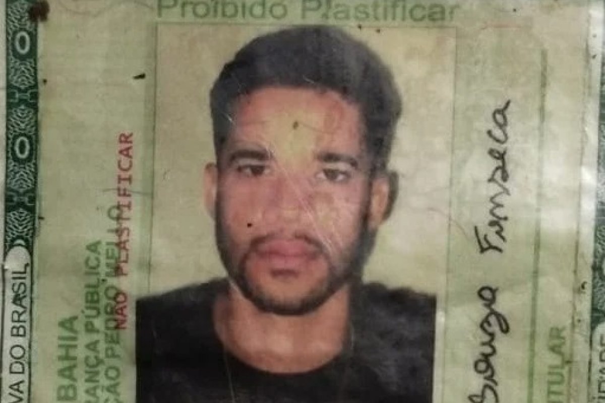 Homem é morto em calçada de residência no bairro Parque Ipê