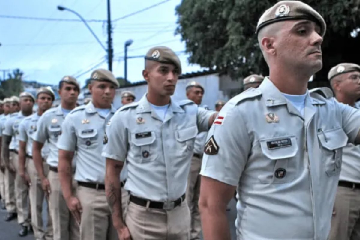 Polícia Militar encontra dois foragidos da justiça na Bahia