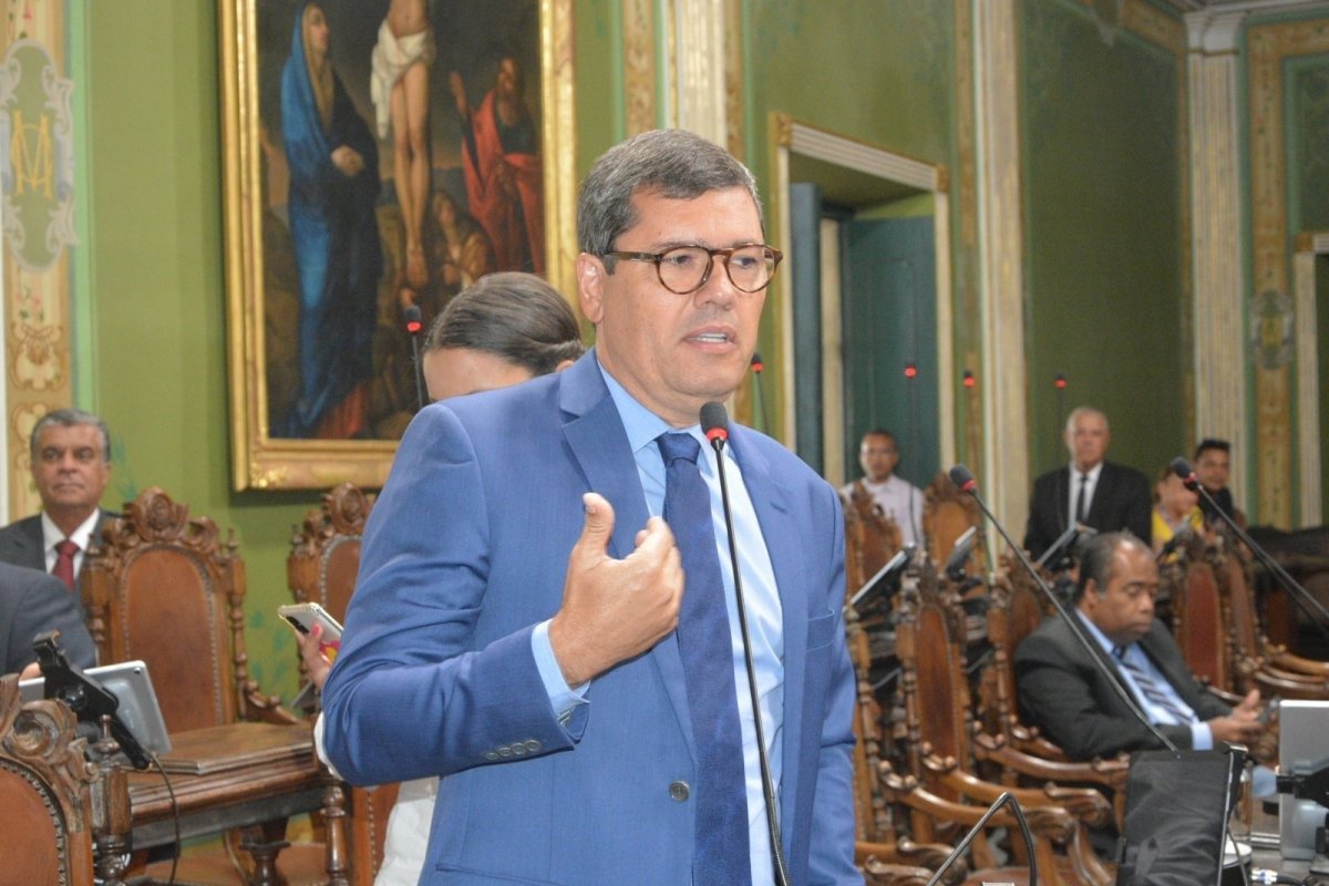 Tinoco lamenta decisão que impediu leilão de área verde no Corredor da Vitória