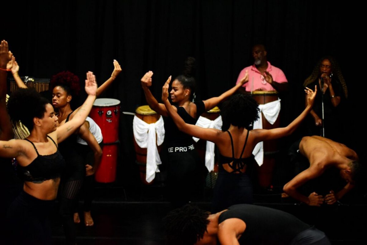 Balé Folclórico oferece oficina de dança gratuita em Salvador