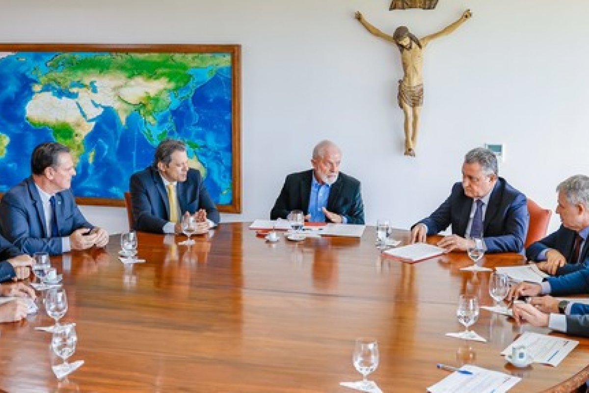 Lula lidera encontro ministerial para debater soluções à alta nos preços dos alimentos