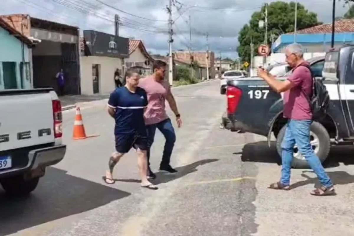 Professor condenado por matar adolescente no RJ é preso em Teixeira de Freitas