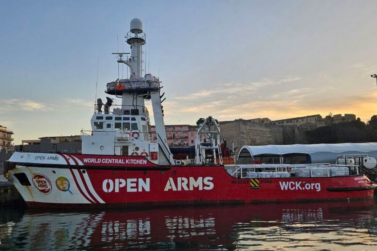 Primeiro navio com ajuda humanitária chega à Faixa de Gaza