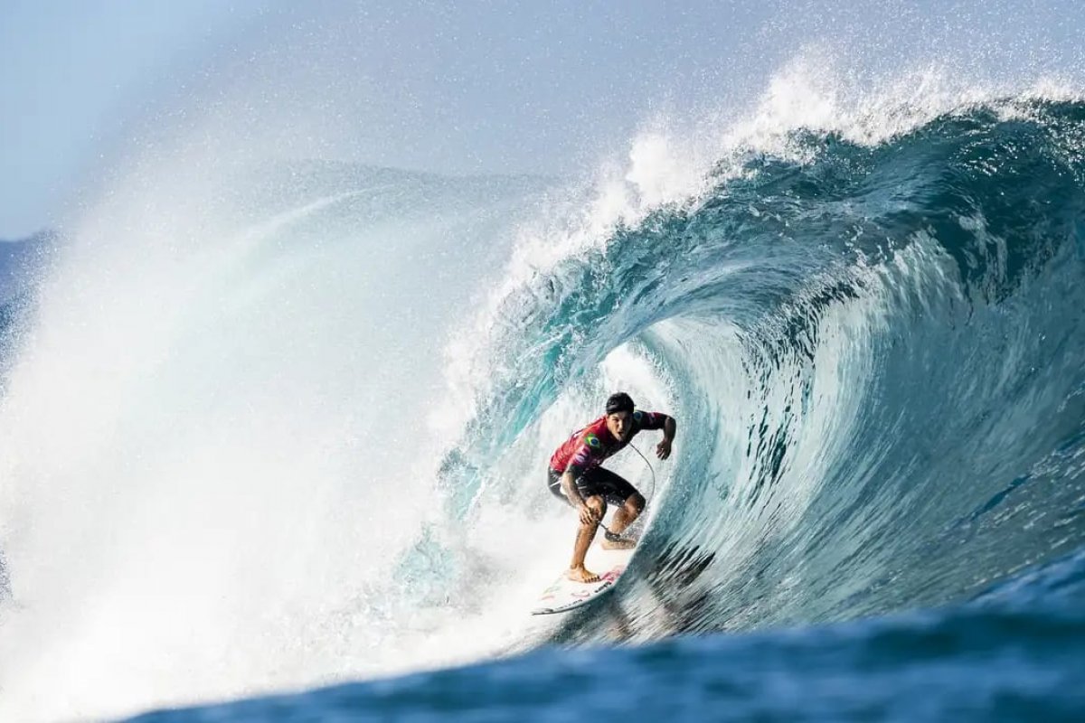 Gabriel Medina avança para as semifinais em Peniche