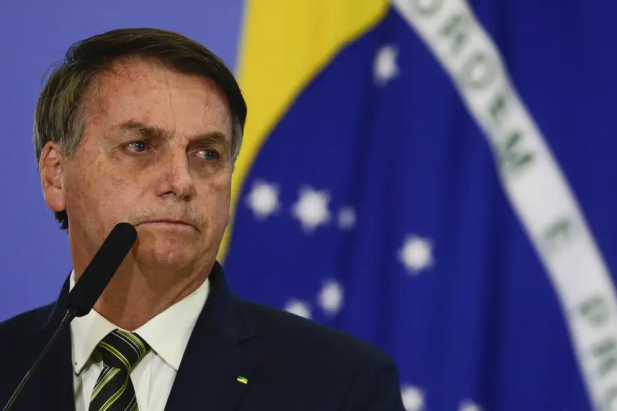 Procurador no TCU quer reavaliação de 240 presentes recebidos por Bolsonaro