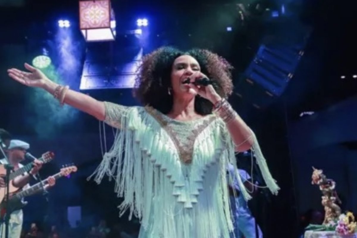 Mariane de Castro se apresenta no MAM com show 'Santo de Casa'