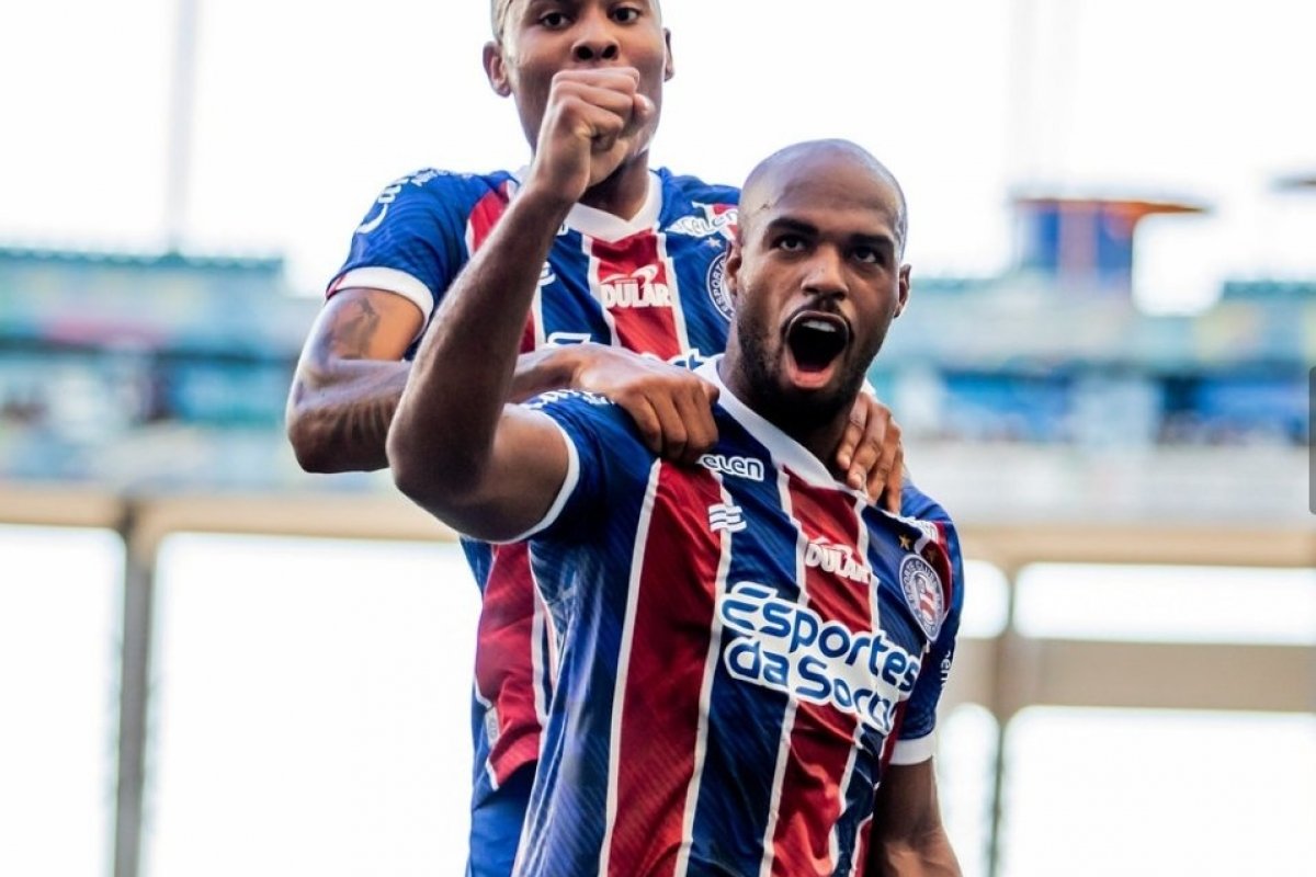 Vídeo: Com hat-trick de Estupiñán, Bahia atropela Jequié com facilidade e garante vaga na final do Baiano