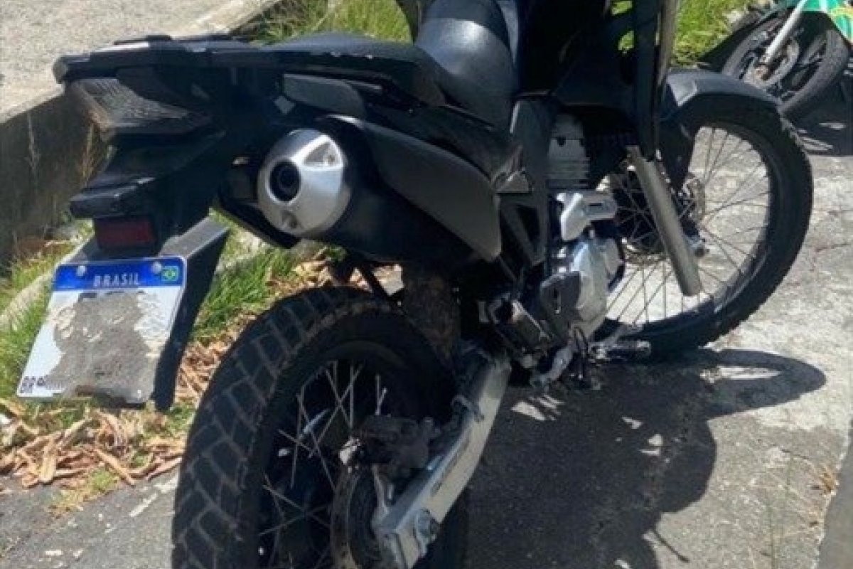 Polícia Militar recupera motocicleta roubada em São Cristóvão