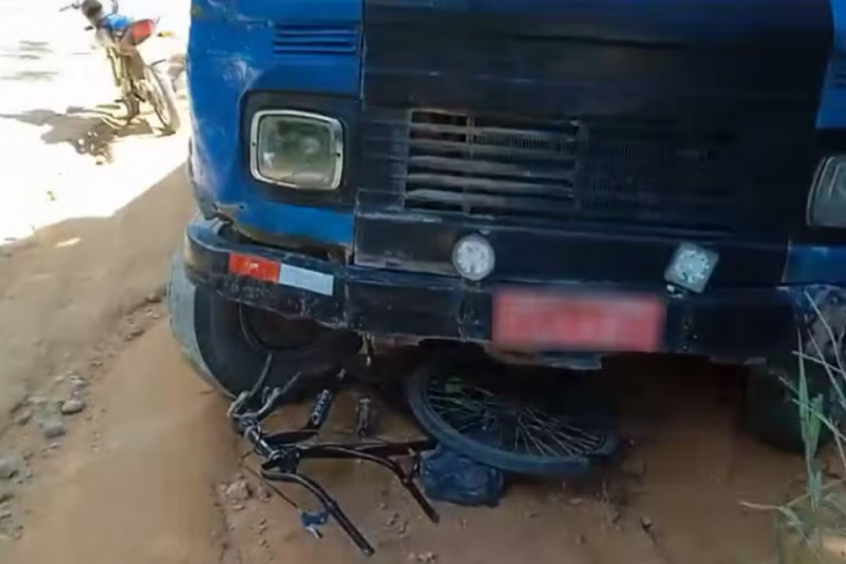 Criança de 4 anos morre após acidente com caminhão desgovernado em Porto Seguro