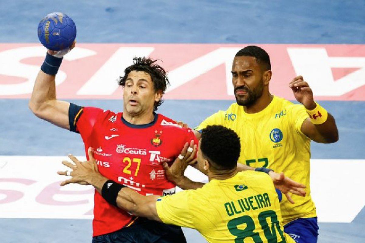 Seleção masculina de handebol fica fora dos Jogos de Paris após derrota no Pré-Olímpico