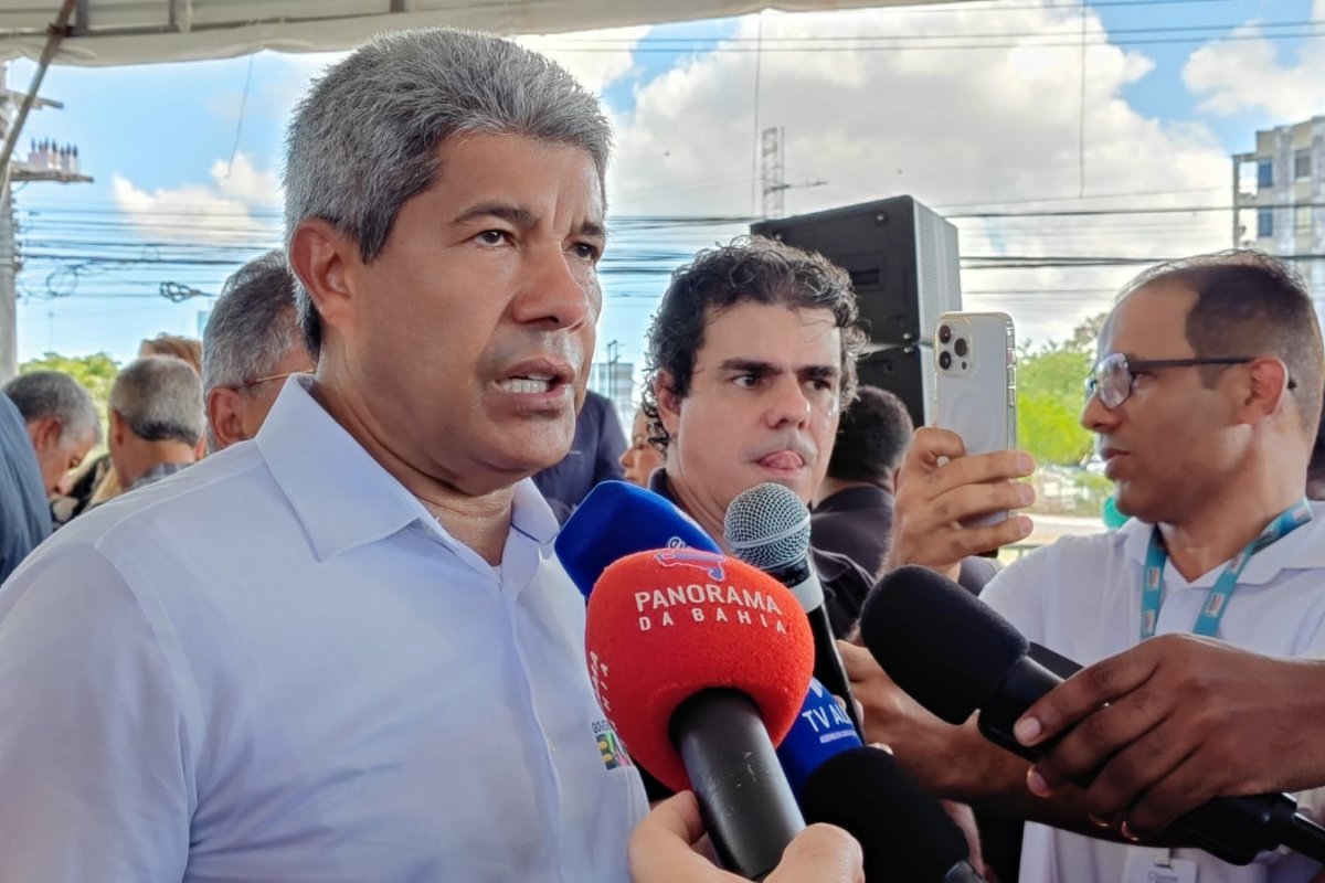 Jerônimo afirma que envelopes com orçamento e informações técnicas do VLT do Subúrbio serão abertos na próxima semana