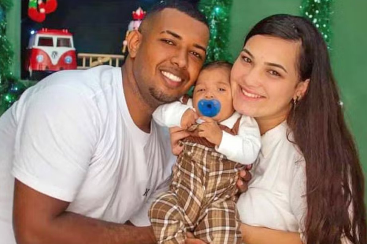 Casal e bebê são mortos a tiros em carro em Niterói (RJ)