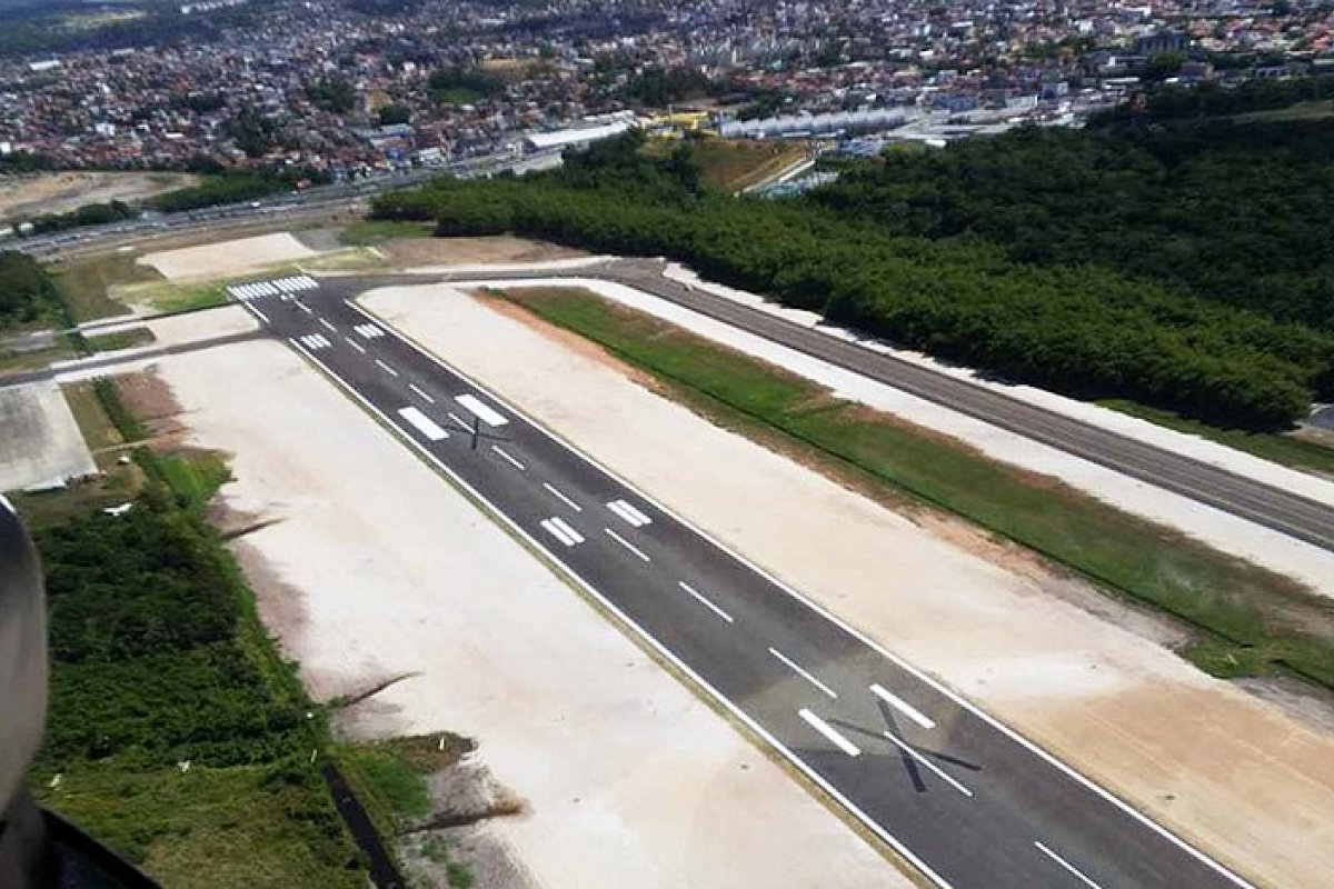 Cinco voos são reconduzidos após problemas na pista principal do aeroporto de Salvador