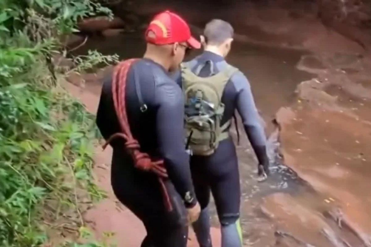 Cabeça d'água deixa três mortos e uma desparecida no Paraná