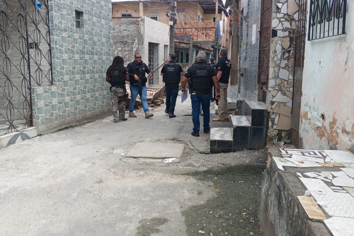Polícia Civil realiza operação contra crimes na Avenida Suburbana