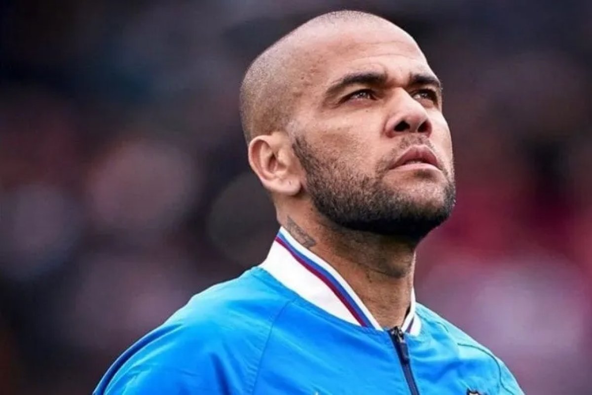 Justiça da Espanha concede liberdade a Daniel Alves