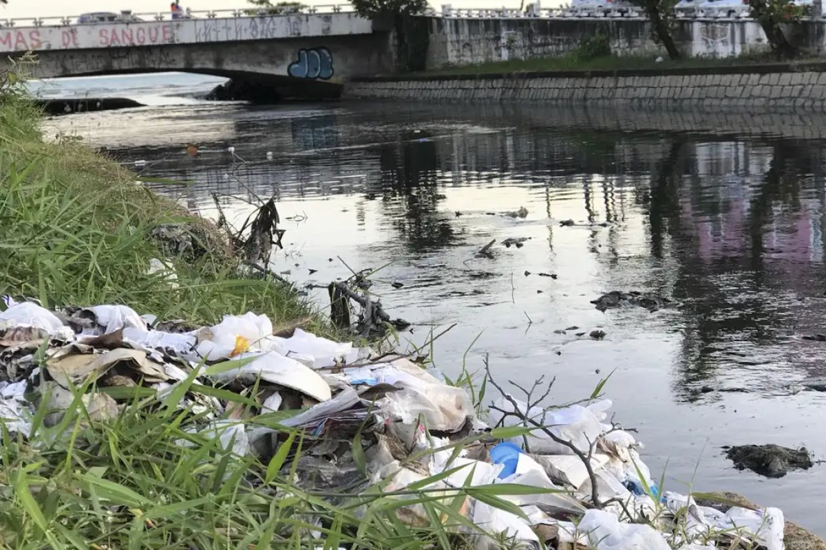 Apenas três das 100 cidades mais populosas do Brasil alcançaram meta de universalização do saneamento básico