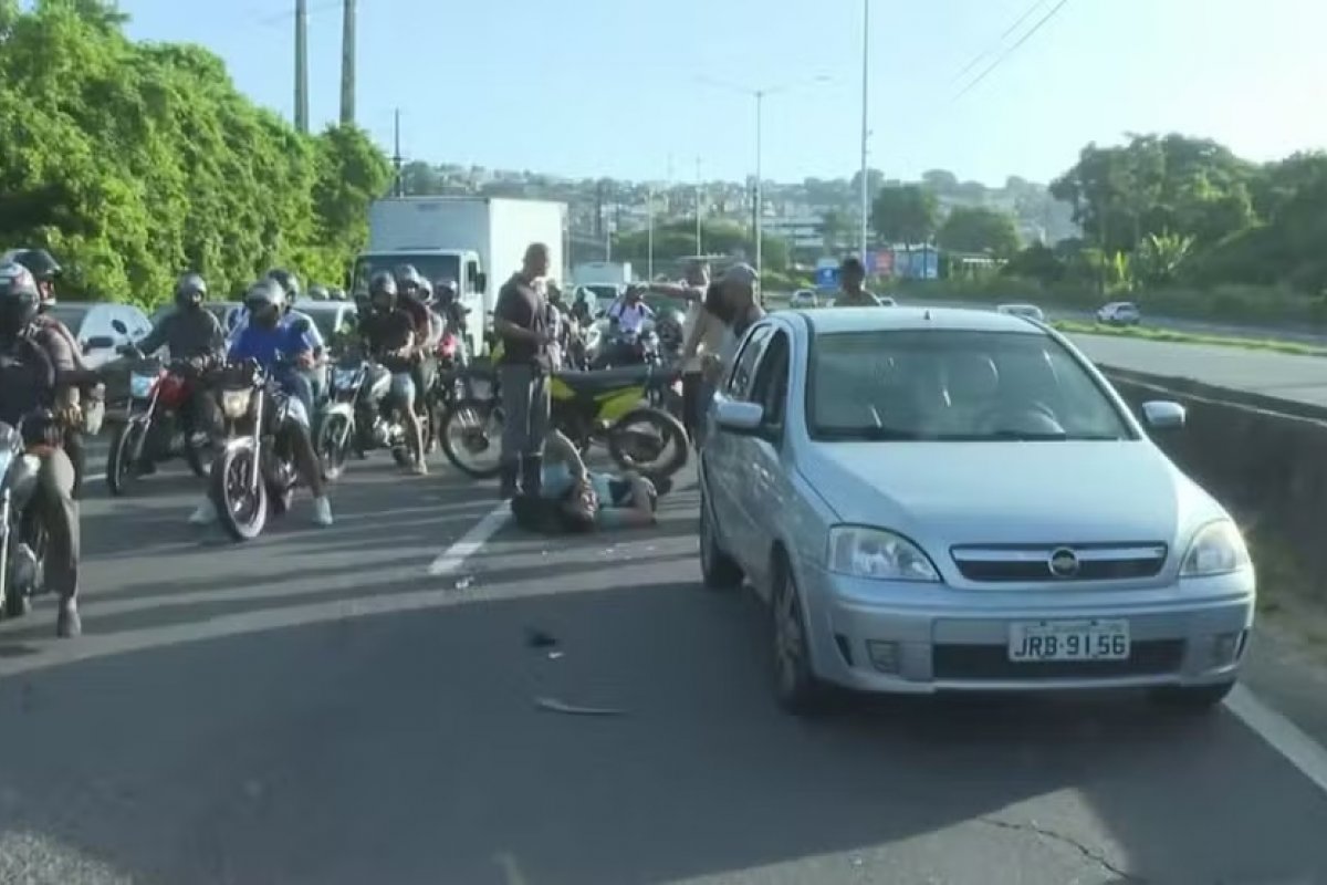 Acidente na BR-324 deixa quatro feridos em Salvador