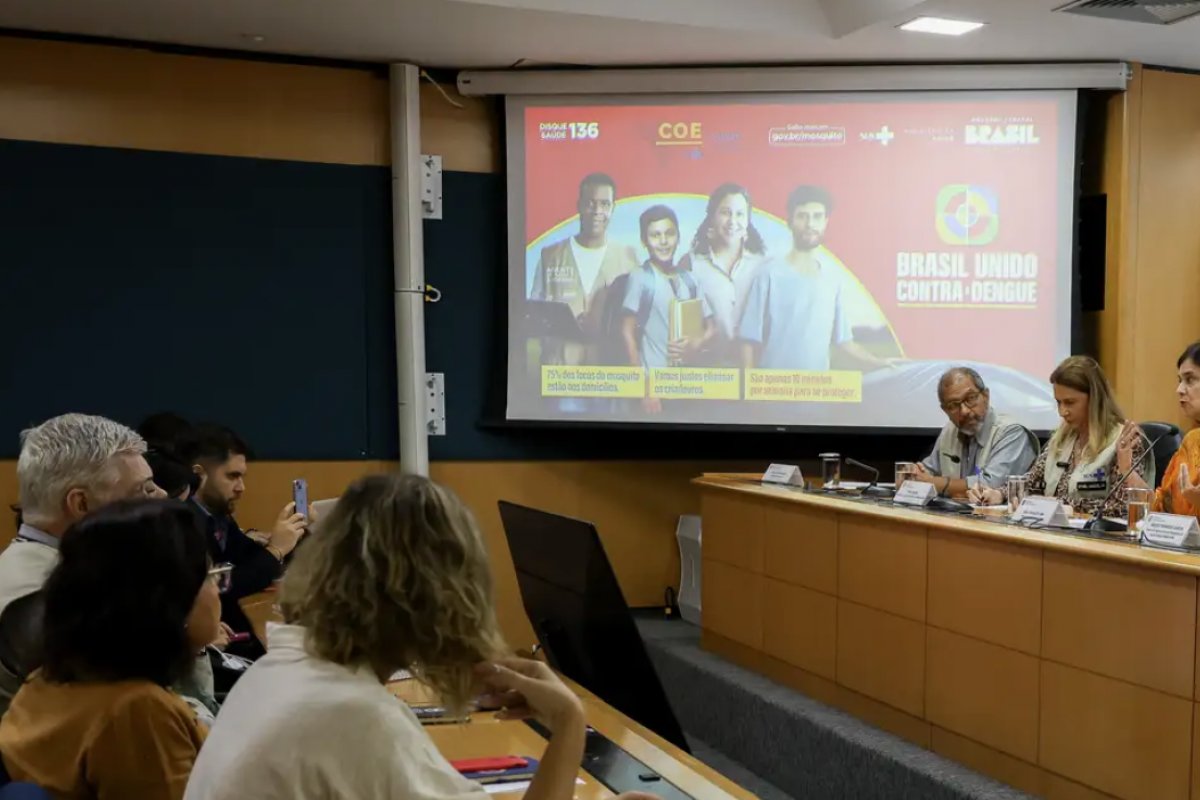 Ministério da Saúde anuncia R$ 300 milhões para combate à dengue