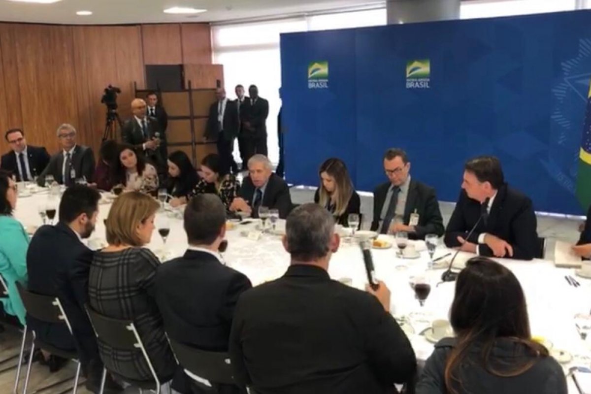 General Heleno: "presidente desonesto tinha que tomar prisão perpétua"