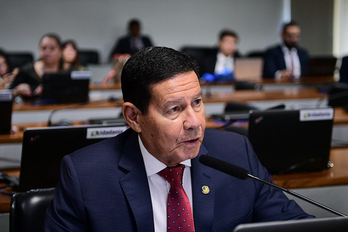 Comissão de Comunicação e Direito Digital aprova projeto que limita remoção de conteúdo em redes sociais