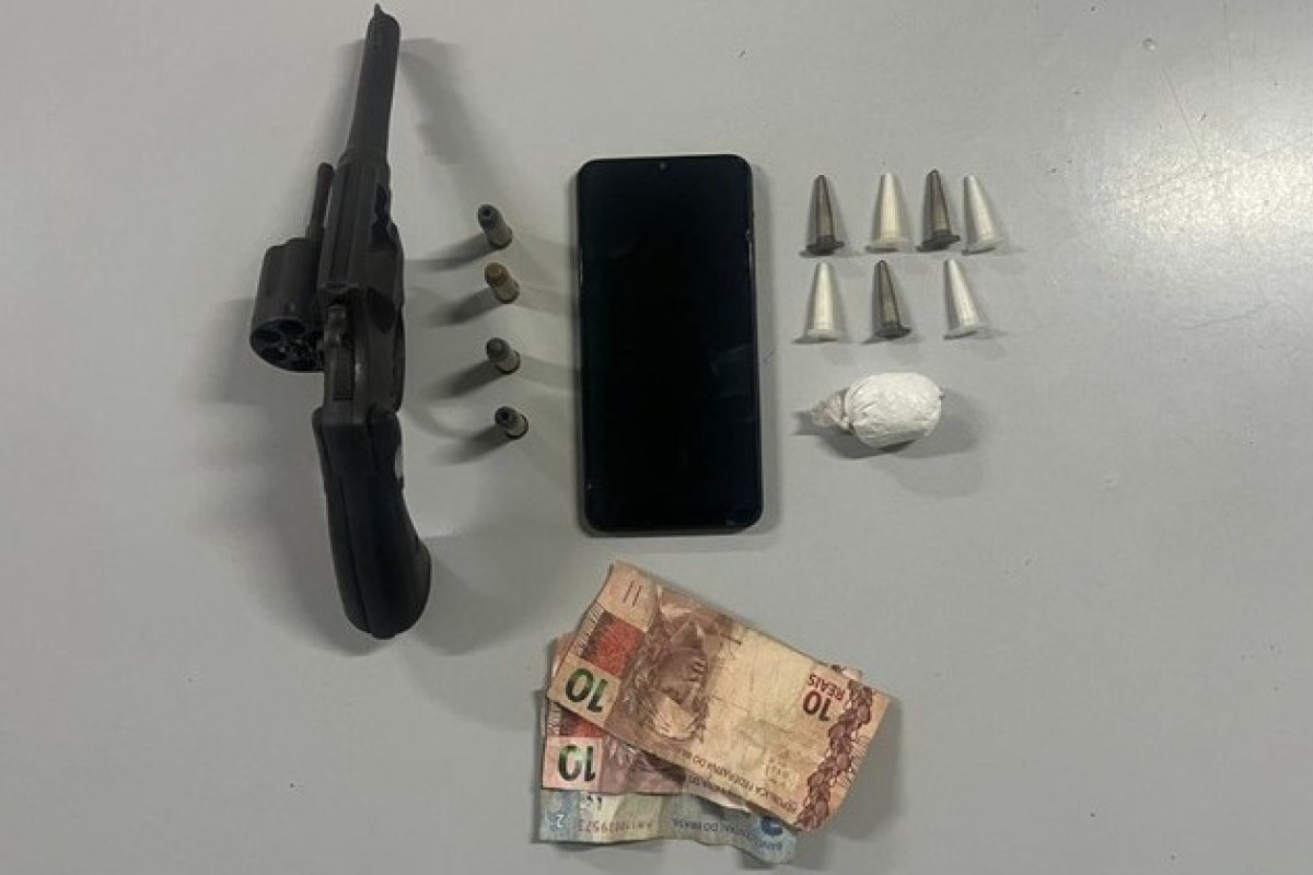 Suspeito é detido com arma e drogas em Cícero Dantas