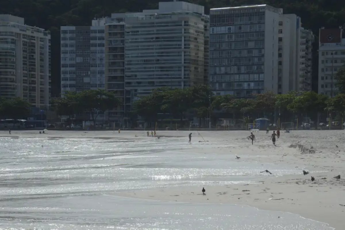 Mais da metade da população reside em estreita faixa litorânea, aponta IBGE