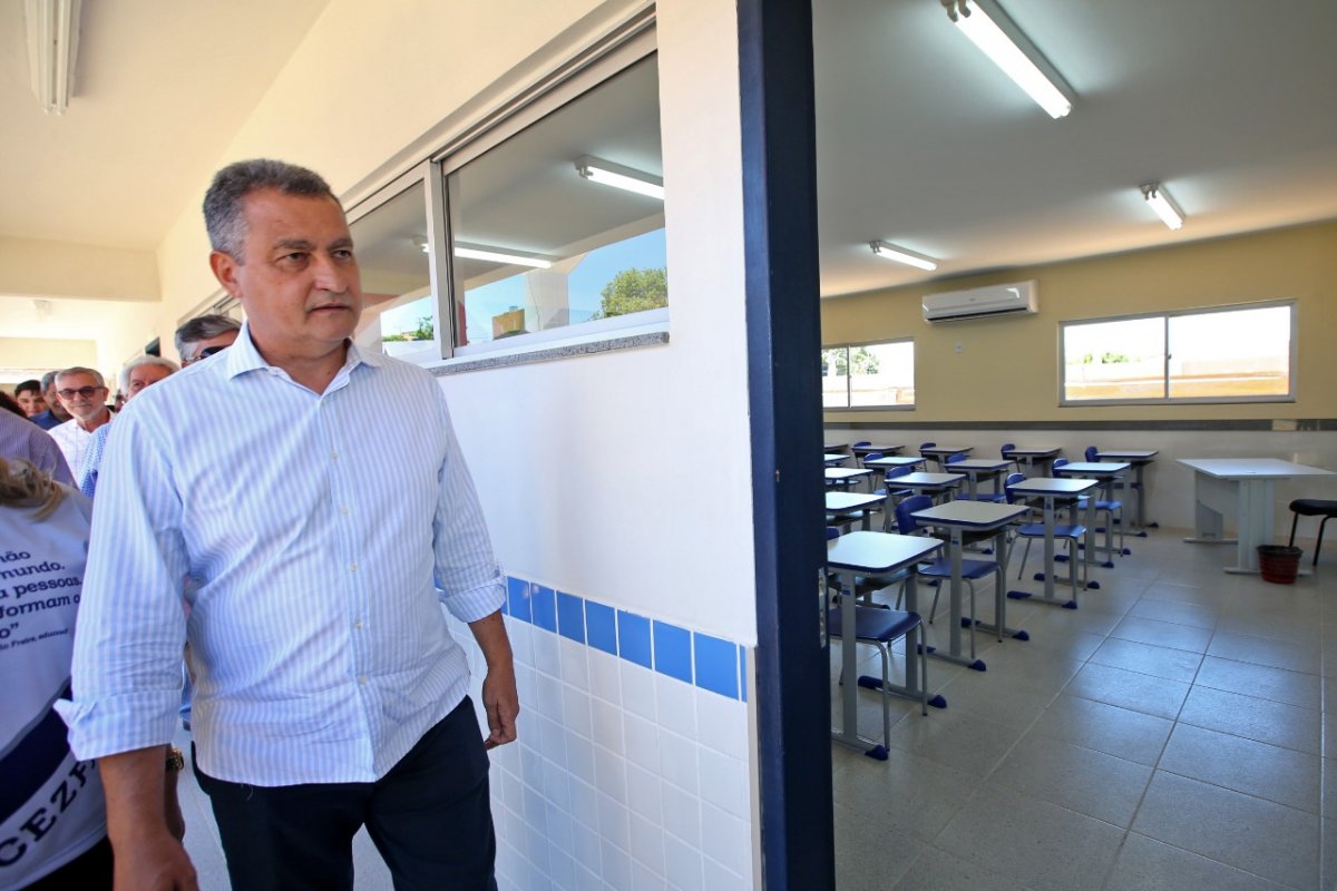 Governo envia projeto para legislativo que altera piso da educação