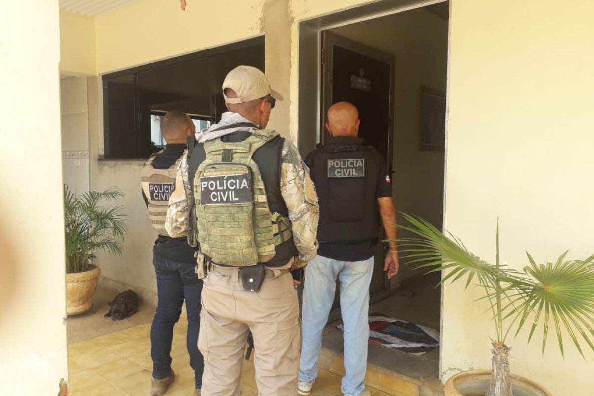 Mandados de busca contra falsos médicos são cumpridos em municípios baianos