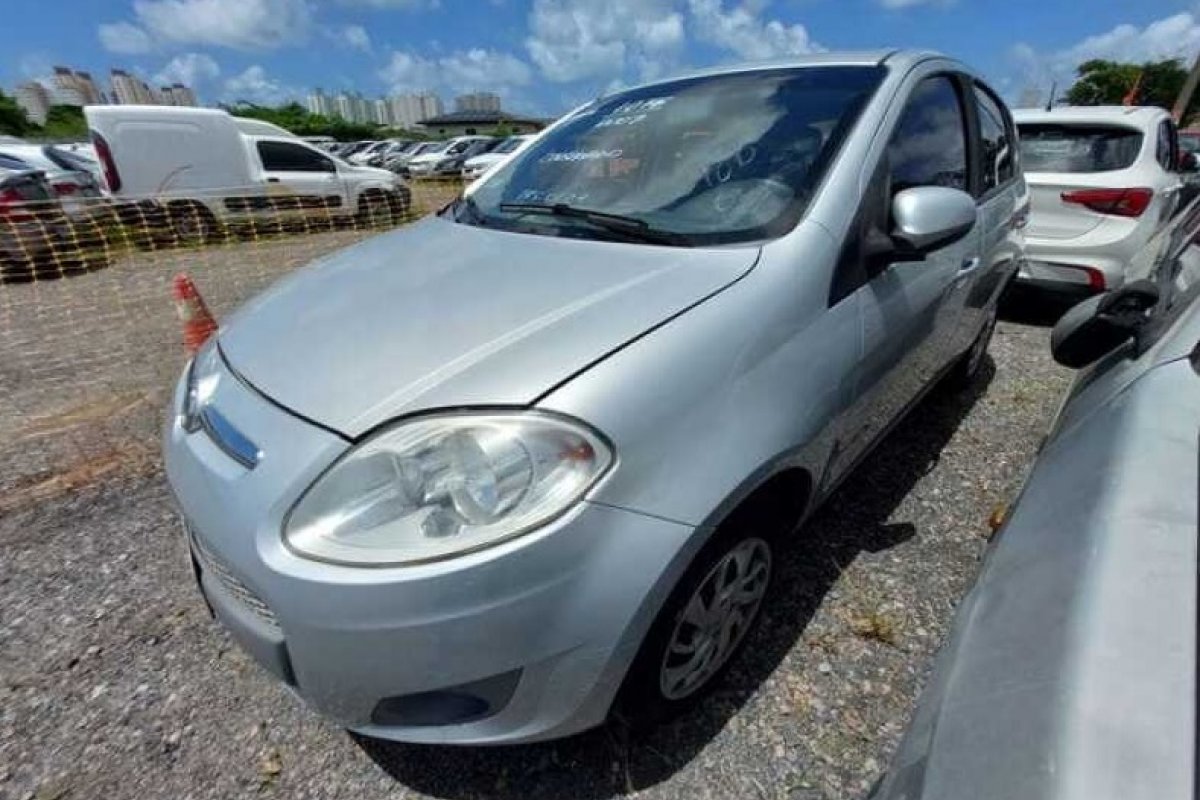 Transalvador promove leilão com 115 veículos conservados ou sucatas