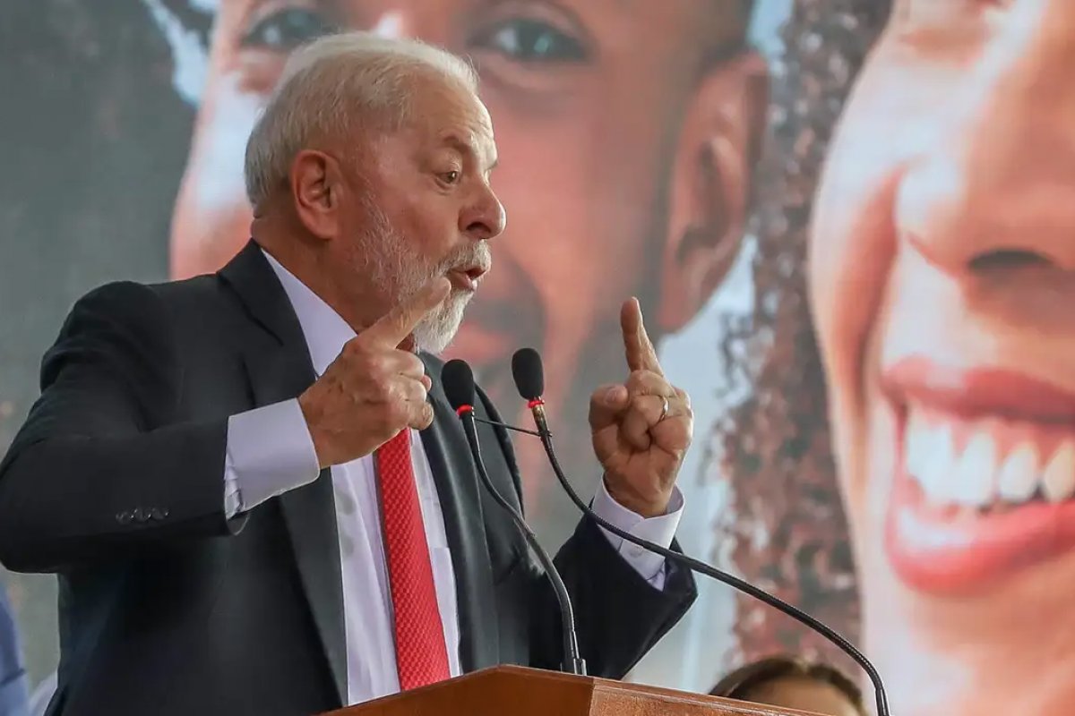 Lula tem reprovação de 33% e registra empate técnico com aprovação, aponta Datafolha