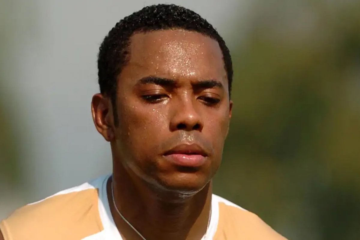 Fux nega recurso e Robinho deve ser preso