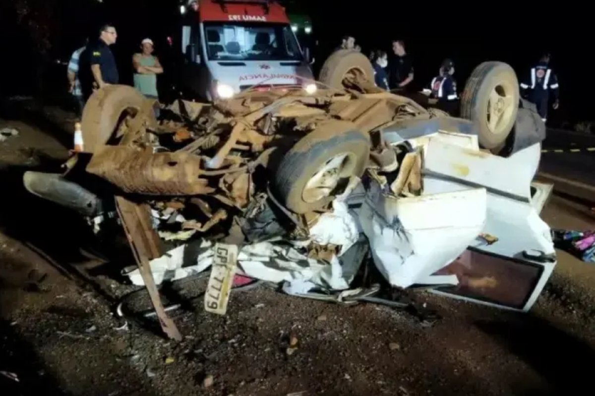Cinco pessoas da mesma família morrem em grave acidente em rodovia de GO